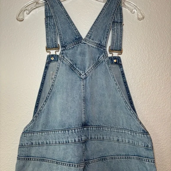 Gap Women's Slouchy Bib Overalls Medium Denim Light Wash Farmcore Country Girl - Picture 4 of 13